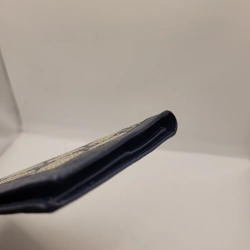 Gucci Black and Cream Women's Wallet - Picture 6 of 7